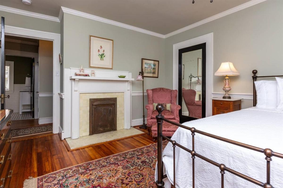 Renowned Historic Home Downtownacross From Park Winston-Salem Buitenkant foto
