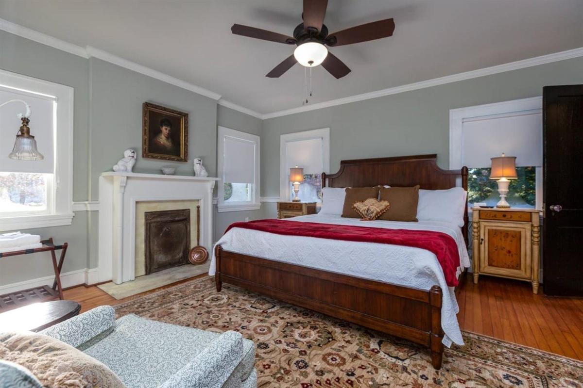 Renowned Historic Home Downtownacross From Park Winston-Salem Buitenkant foto