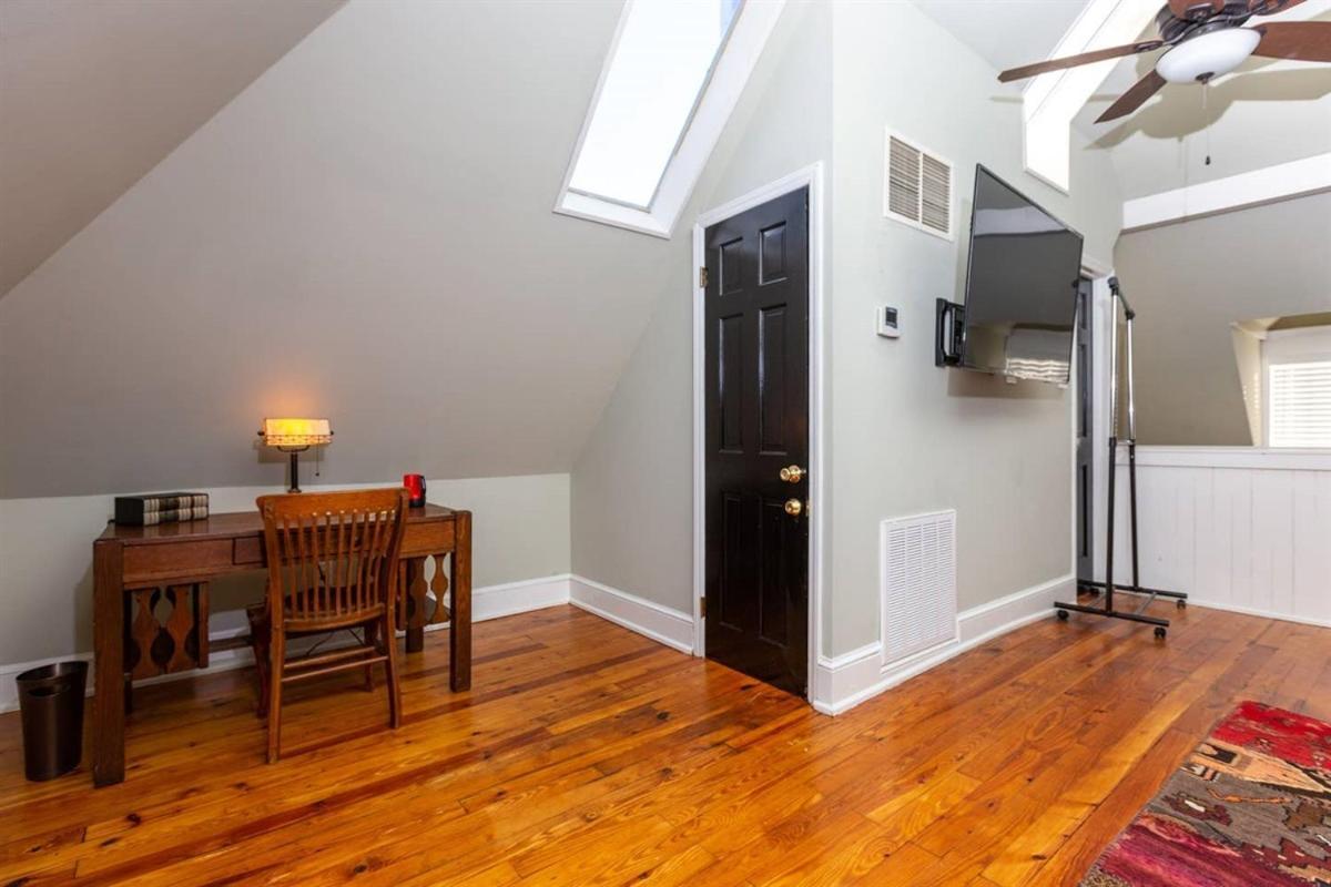 Renowned Historic Home Downtownacross From Park Winston-Salem Buitenkant foto